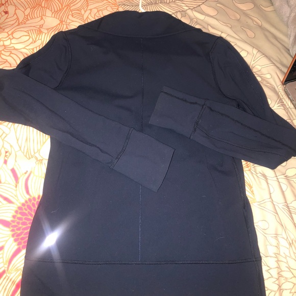 Lululemon jacket - Picture 2 of 6